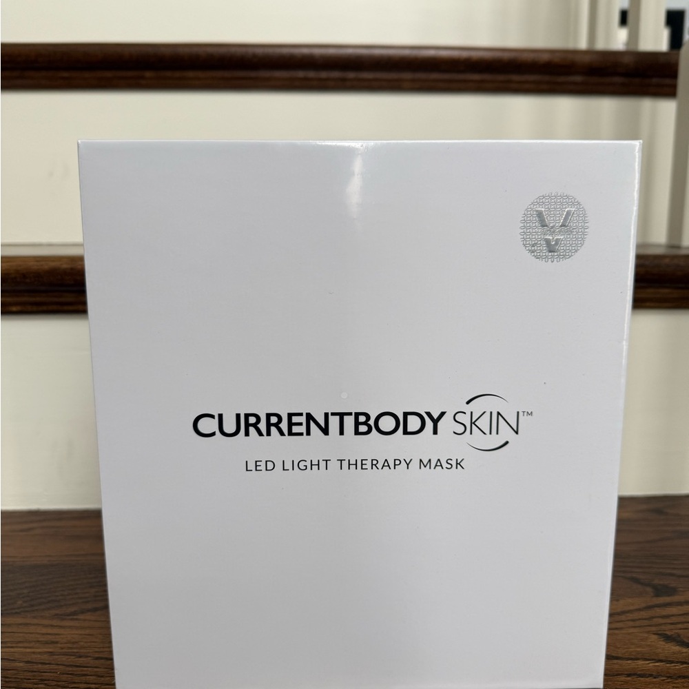 CurrentBody Skin LED Light Therapy Mask - White